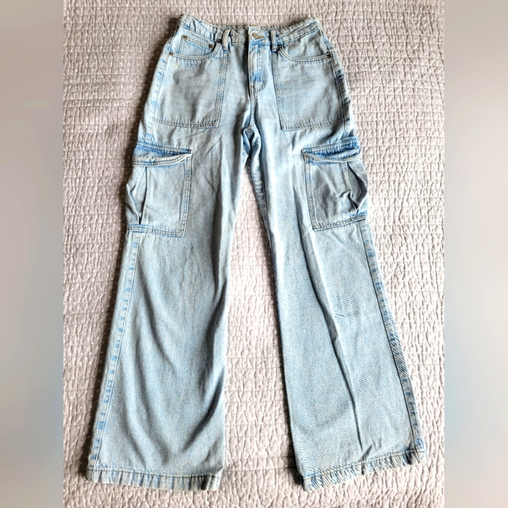 Aeropostale Wide Leg Cargo Jeans. Size Small 26/27